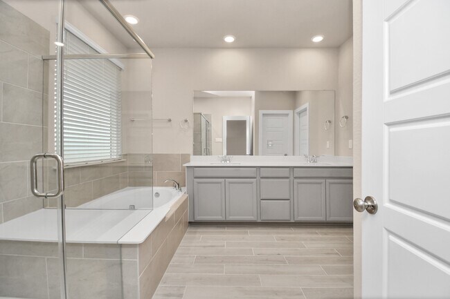 Building Photo - 8515 Rising Stream Dr