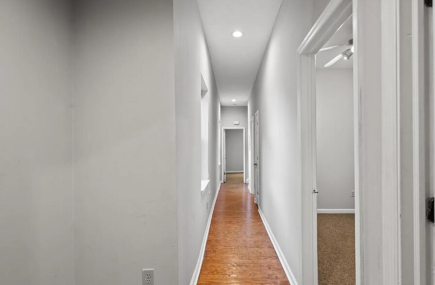 Building Photo - 2226 Ravine St