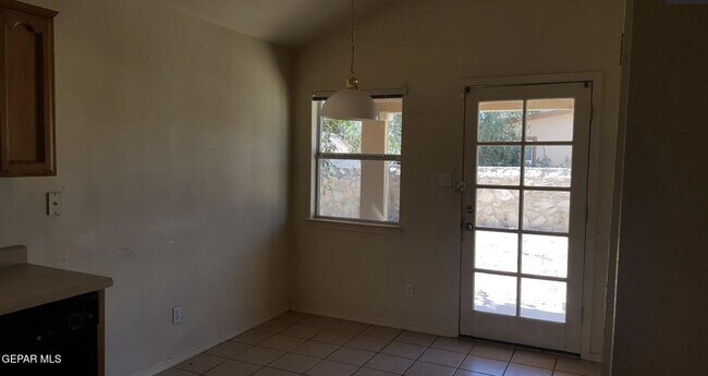 Building Photo - 10340 Valle Suave Dr