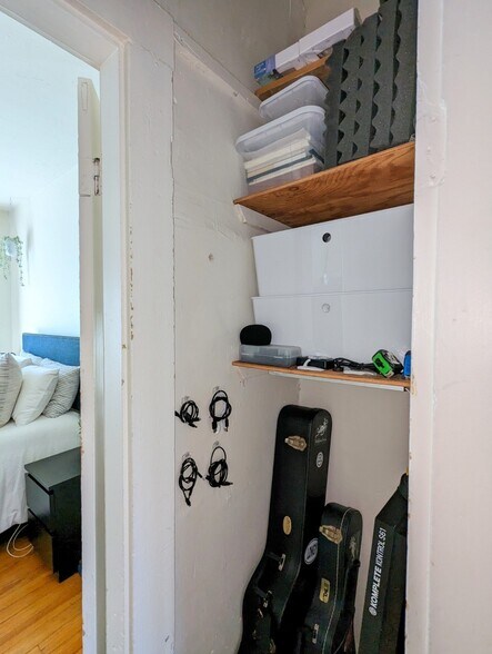 Building Photo - 8 Evergreen Sq