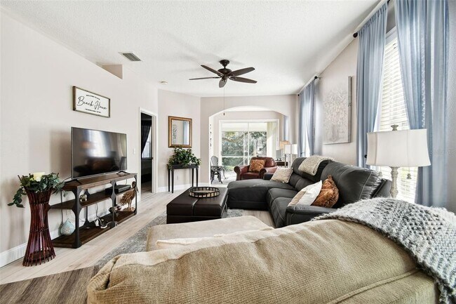 Building Photo - 1687 Starling Dr