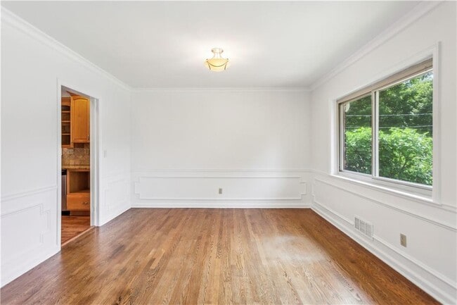 Building Photo - 3292 Ferncliff Pl NE
