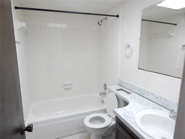 Building Photo - 4739 Avon Ct