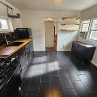 Building Photo - Home For Rent