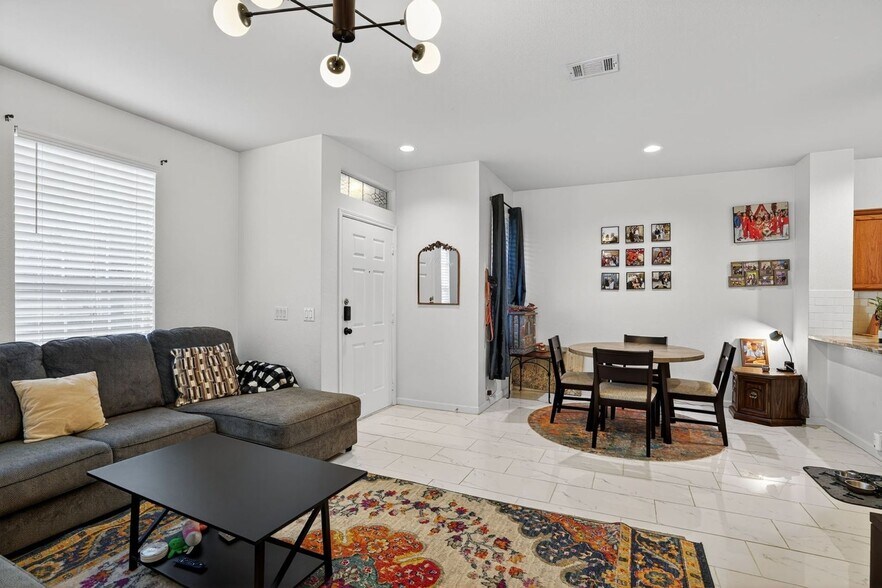 Building Photo - 2740 Denali Park Dr