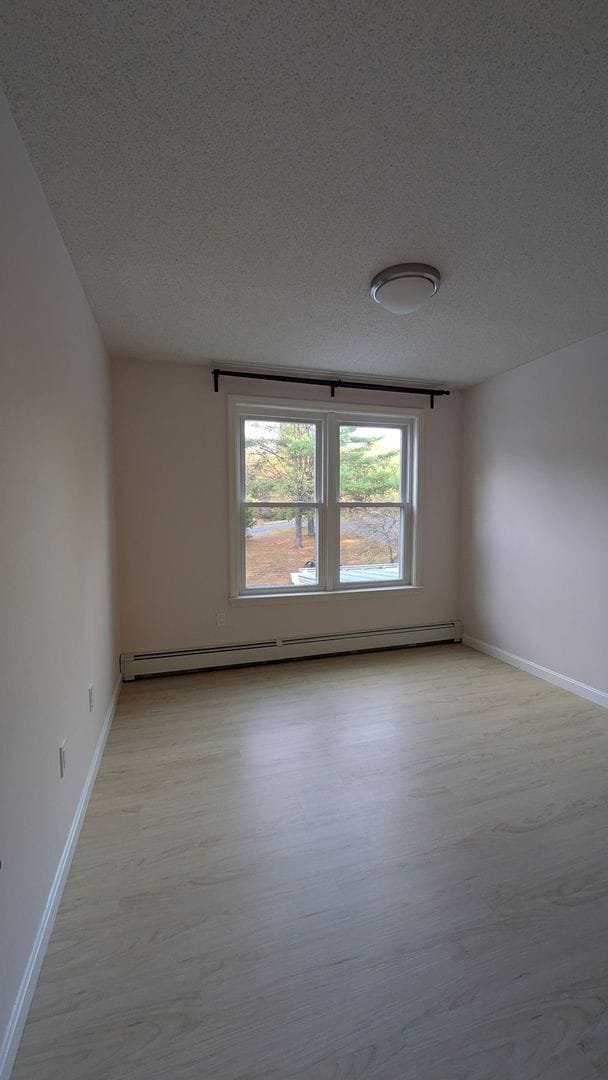 Building Photo - Spacious Three Bedroom Condo (CURRENTLY UNDER CONTRACT)