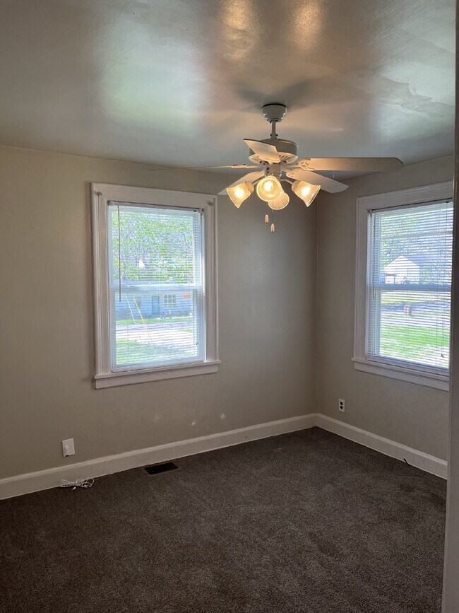 Building Photo - "Charming 3-Bed Home on Flamingo Drive – Perfect Nashville Living!" Large Yard! Lawncare is Inclu...