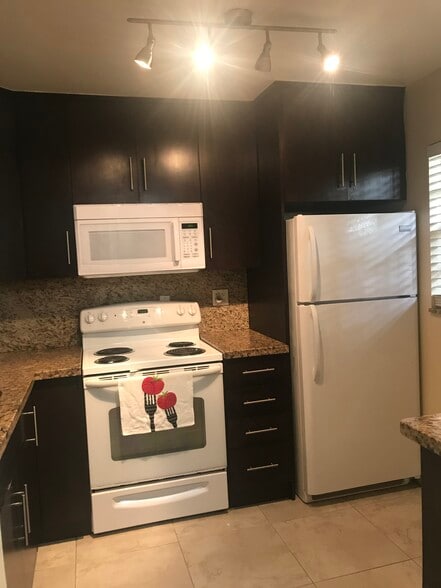 Kitchen - 21121 SW 85th Ave