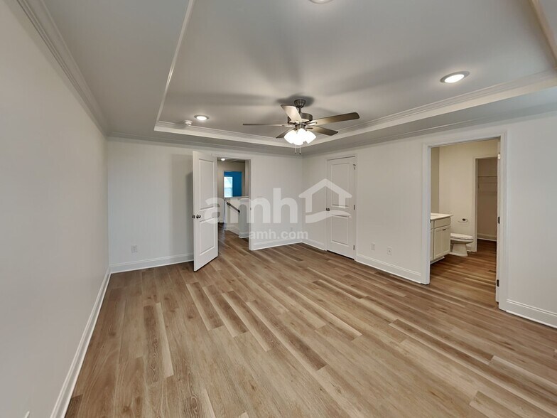 Building Photo - 301 Sharpe Ct