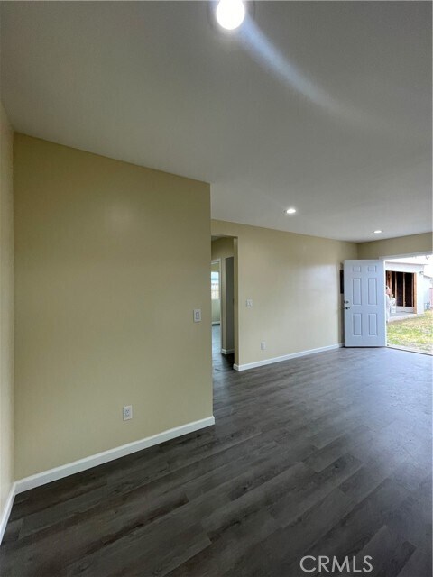 Building Photo - 45124 Redwood Ave