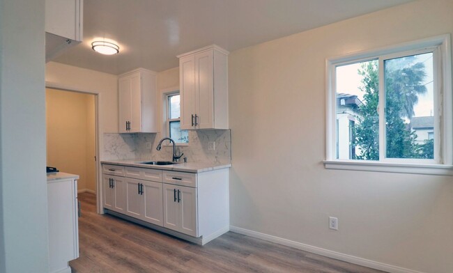 Building Photo - Oxnard - Single story 1 bedroom, 1 bathroo...