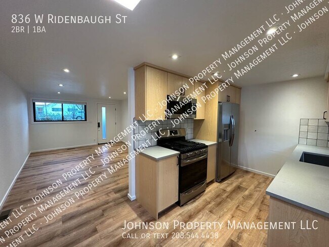 Building Photo - Boise Ridenbaugh Apartments: Comfortable a...