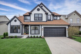 Building Photo - 2639 Berber St