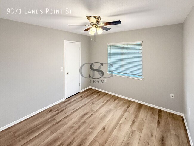 Building Photo - 9371 Lands Point St