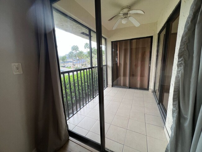 Building Photo - Comfort & Convenience in Plantation – 2BR/...