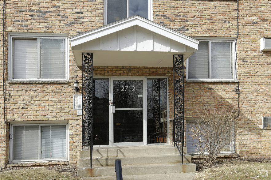 Building Photo - 2712 Pillsbury Ave S