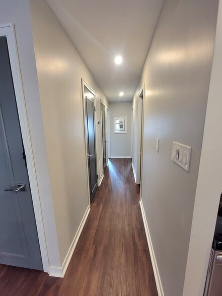 Building Photo - 23 Andrew Pl