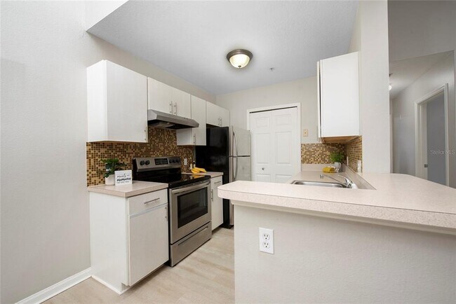 Building Photo - 6548 Swissco Dr