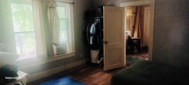 Building Photo - 610 Caplin St