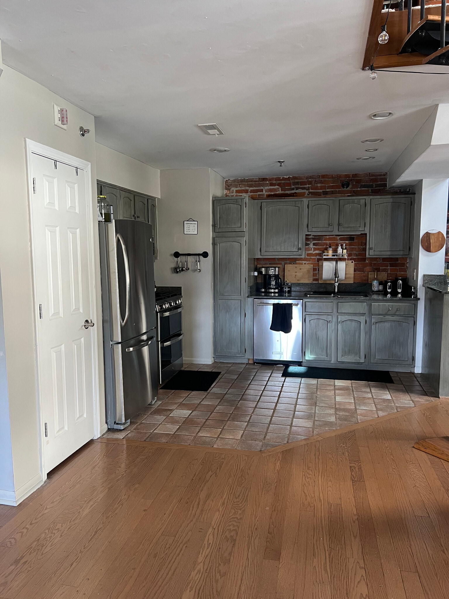 Building Photo - 51 W Blenkner St