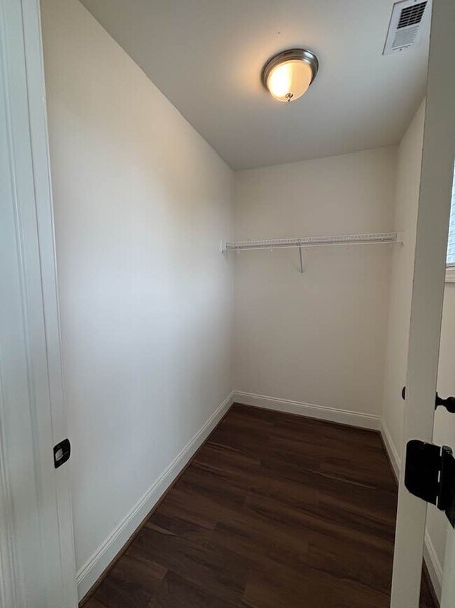 Building Photo - 950 Lennox BlvdBirmingham, AL35216