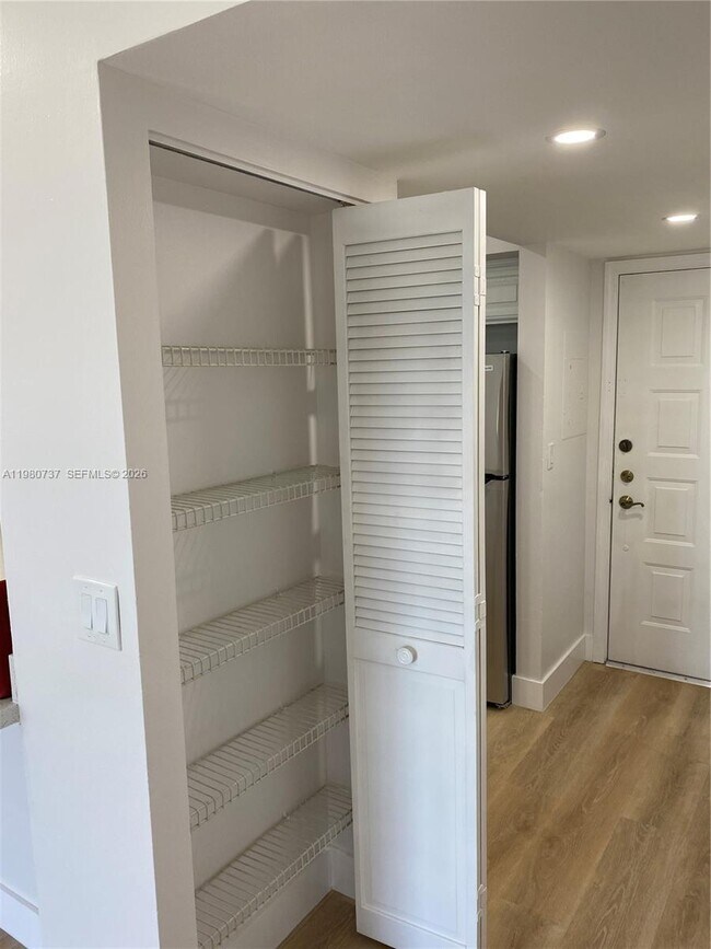 Building Photo - 1280 S Alhambra Cir