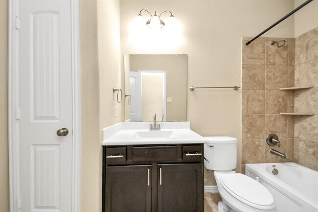 Building Photo - 2439 Dark Elm Dr