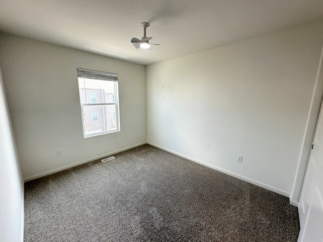 Building Photo - 1447 Yosemite Wy