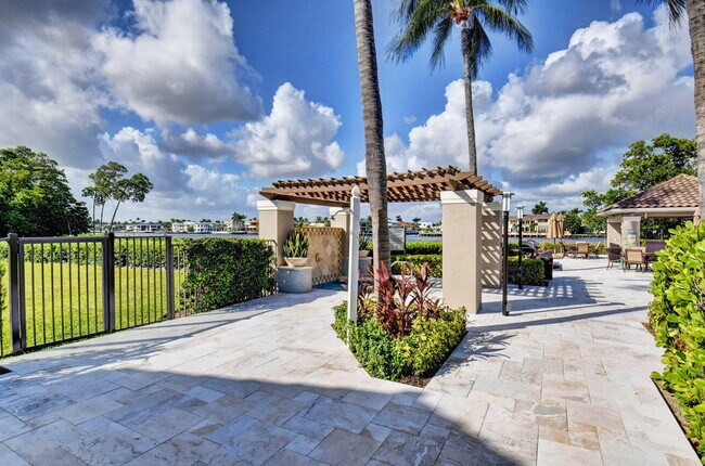 Building Photo - 3606 S Ocean Blvd