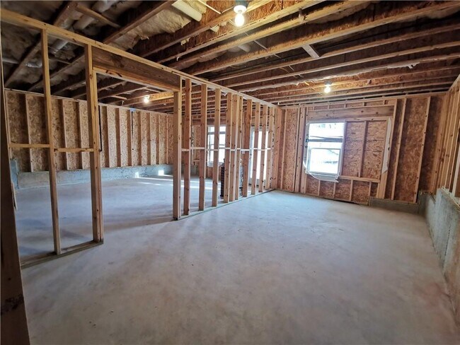 Building Photo - 4616 Waxwing St