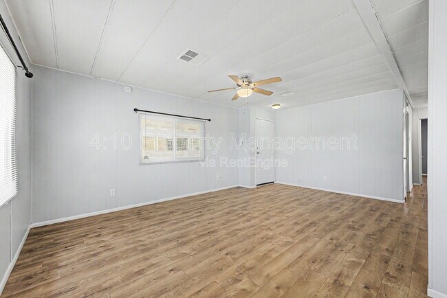 Building Photo - 462 S 80th Pl