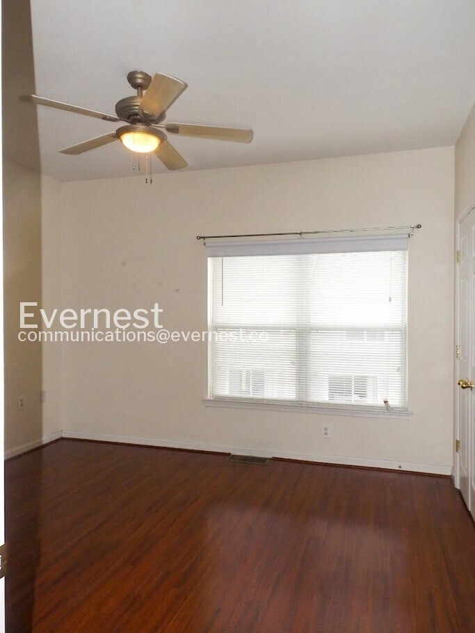 Building Photo - 21803 Flanders Ct