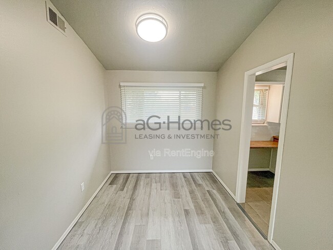 Building Photo - 3012 Neighbors Ln