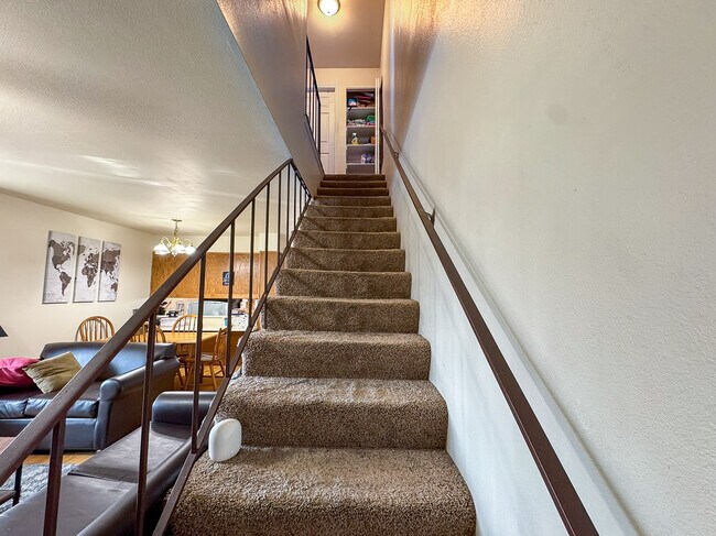 Building Photo - 515 N 200 E