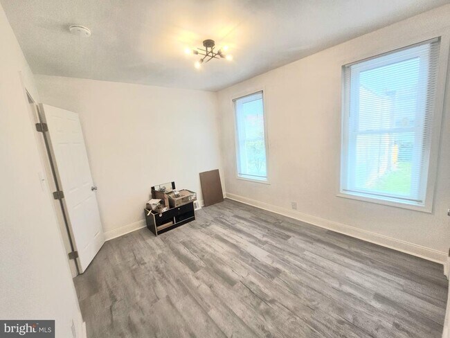 Building Photo - 3923 Wyalusing Ave