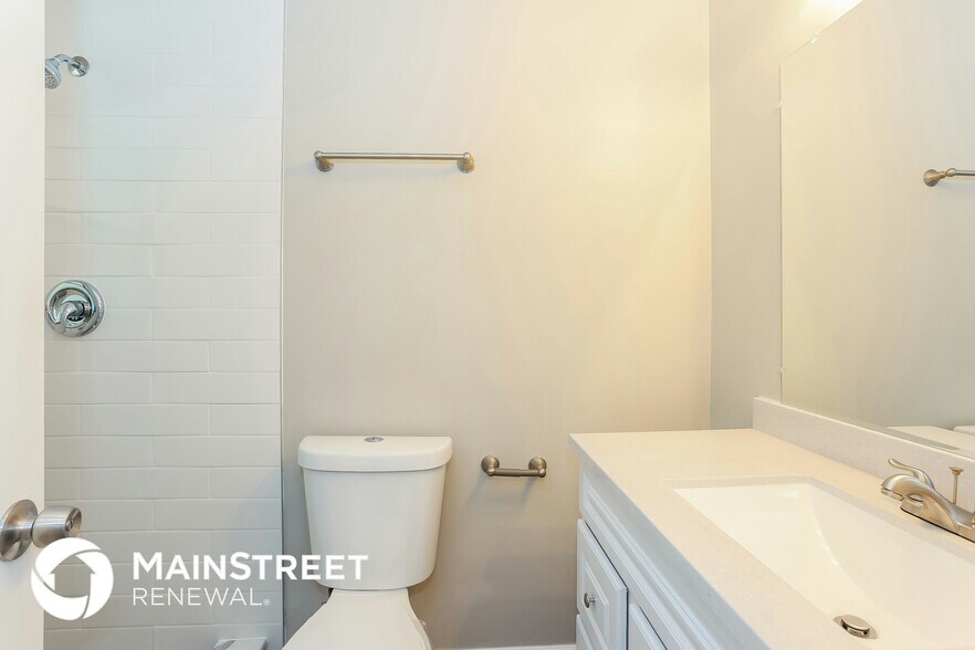 Building Photo - 1441 Kingfisher Ln N