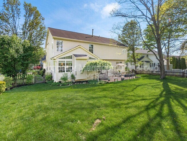Building Photo - 5551 Ainsley Dr
