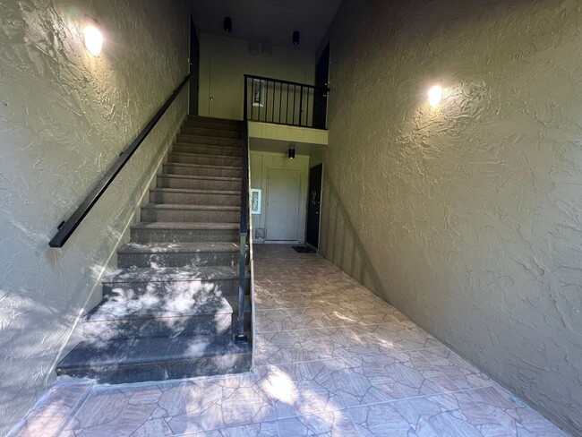 Building Photo - Newly Renovated Winter Springs Condo ~ New...