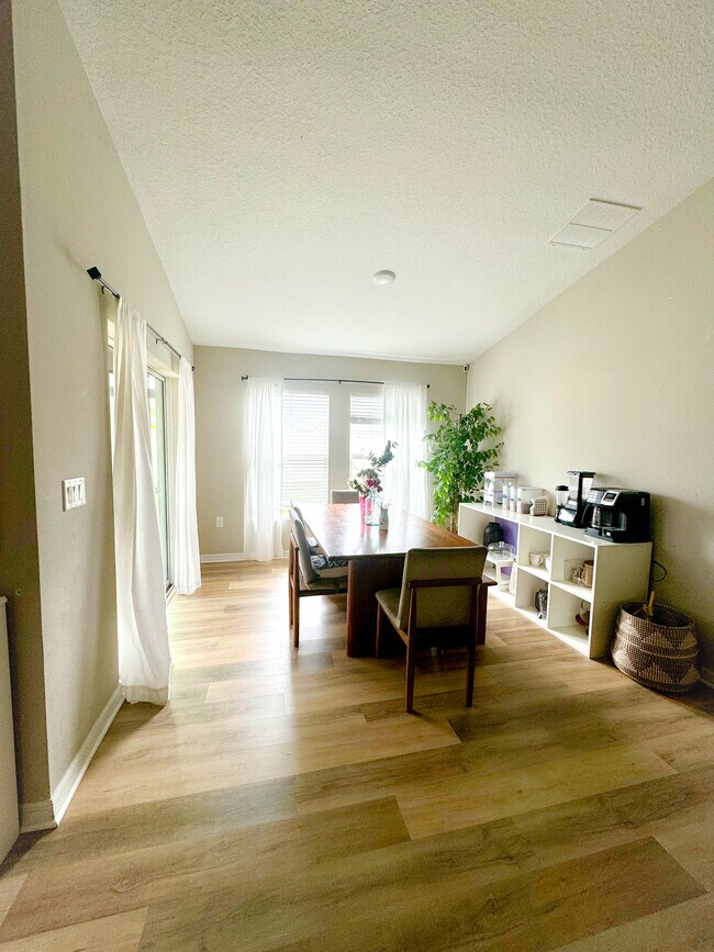 Building Photo - 5670 Arlington River Dr