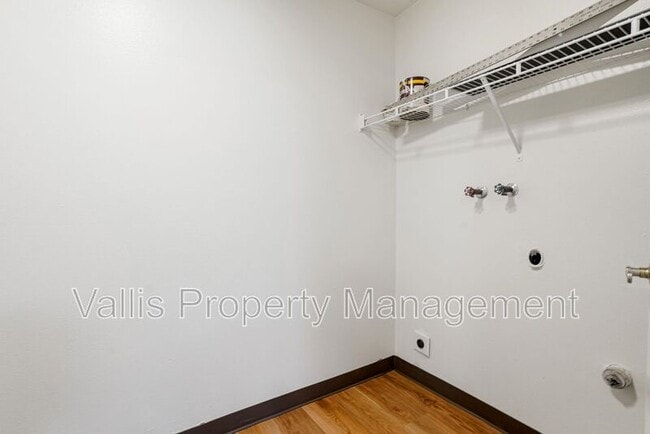 Building Photo - 4828 State St