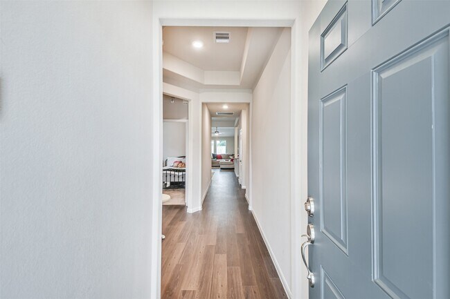 Building Photo - 19111 Friesian Stallion Ln