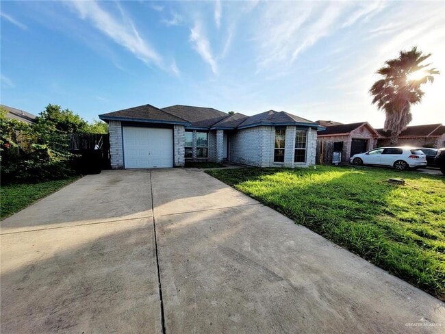 Building Photo - 11 Flamingo Ave