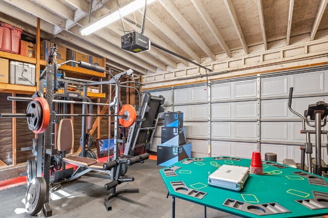 Building Photo - 4 Bedroom Condo for Rent in Ventura!