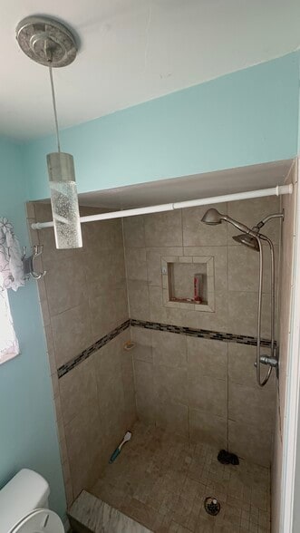 Building Photo - 1049 SW Aswan Ave