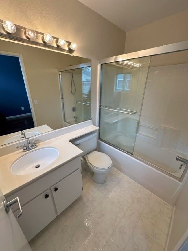 Building Photo - Nor Cal Realty Inc, 3 bedroom 3 bath townhouse with 2 car garage