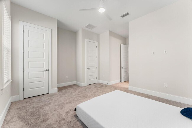 Building Photo - 287 J Hunter's Way S
