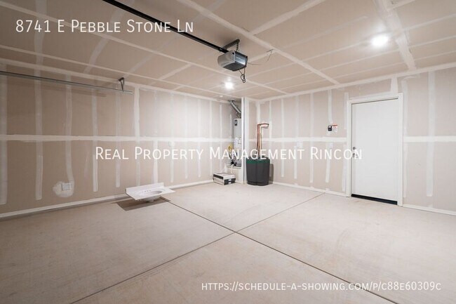 Building Photo - 8741 E Pebble Stone Ln