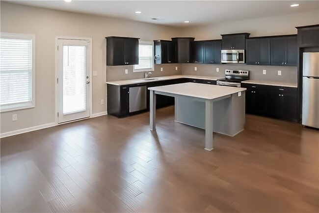 Building Photo - 1150 Red Bud Cir