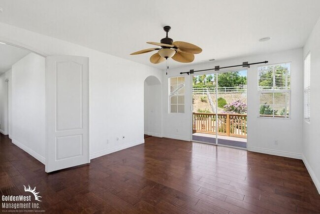 Building Photo - Elegant 5Bdm 3Ba Hilltop Home In Fallbrook!