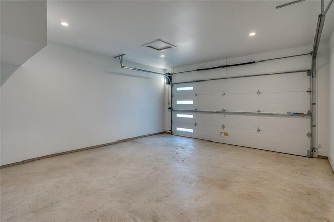 Building Photo - 8621 Nina Ln